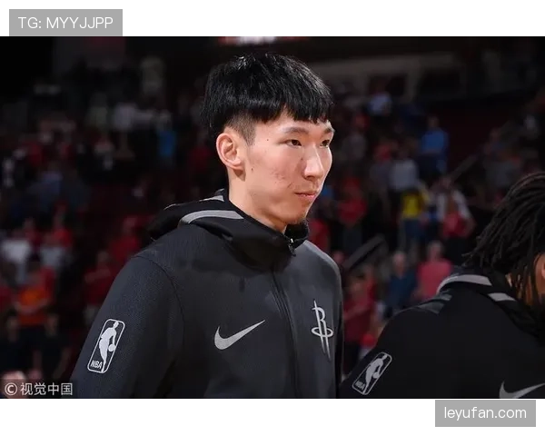 拉沙德·刘易斯三分投射提升球队空间感拉开防守差距 拉沙德·刘易斯三分投射提升球队空间感拉开防守差距